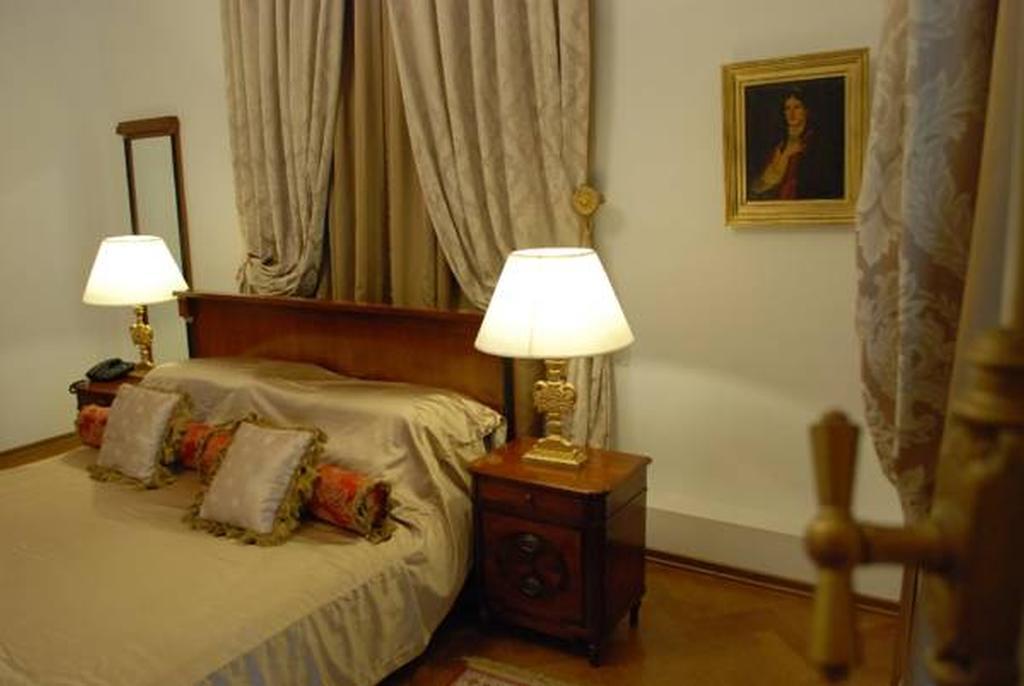Grand Boutique Hotel Bucarest Exterior foto