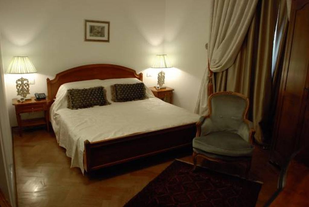 Grand Boutique Hotel Bucarest Exterior foto